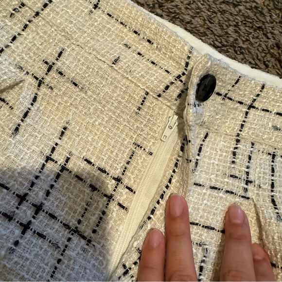 Maeve by Anthropologie White Tweed Shorts size 10 - Picture 6 of 10